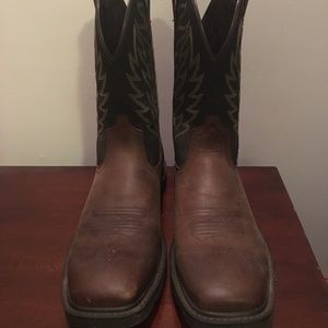 Ariat work boots. Men’s size 12D.